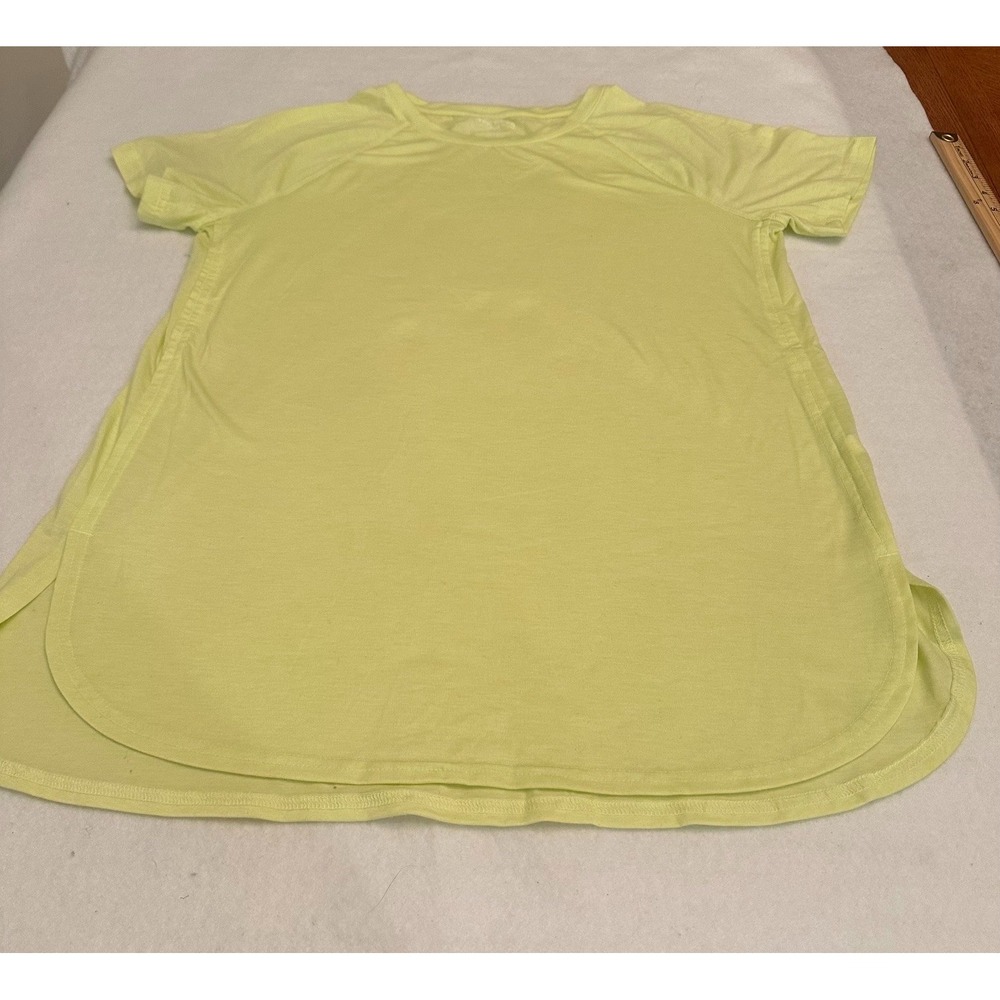 Tek Gear Women Athletic Shirt M Yellow Green Workout Curved Hem Top Short Sleeve